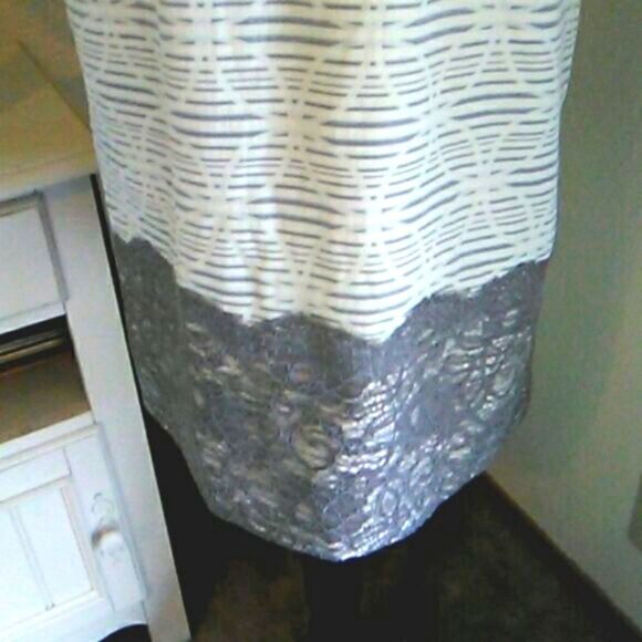 Ann Taylor Loft - Picture 3 of 12